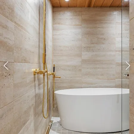 Luxury 115m2,private Sauna,2br ,2bath ,central Apartmán *